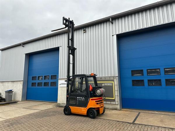 Grote foto vs 22305 lpg triplex container heftruck still r70 16t agrarisch heftrucks