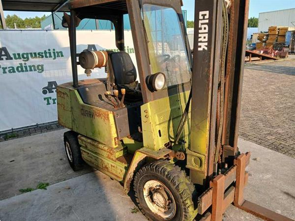 Grote foto clark heftruck agrarisch heftrucks
