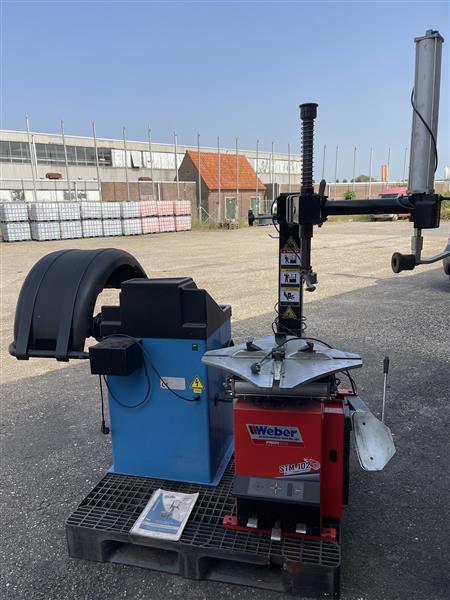 Grote foto banden apparaat weber en twin busch balanceer auto diversen gereedschap