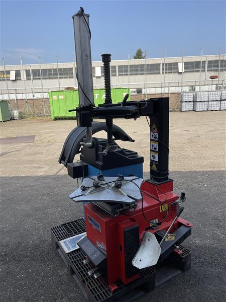Grote foto banden apparaat weber en twin busch balanceer auto diversen gereedschap