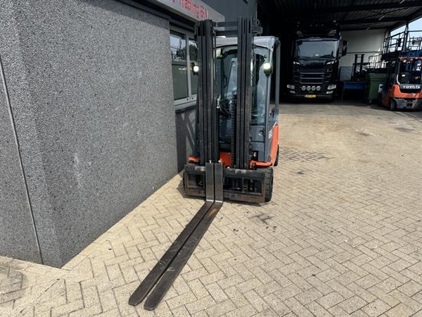 Grote foto toyota 8fbm20t triplo 470 freelift sideshift elektrisch 2017 6535hours agrarisch heftrucks