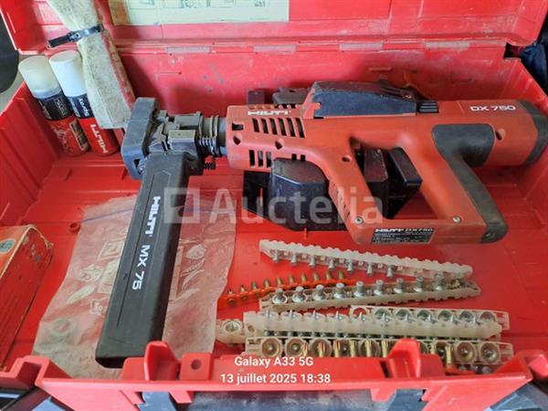 Grote foto metaalindustrie bekledingsspijkermachine hilti dx 750 doe het zelf en verbouw ijzerwaren en bevestigingsmiddelen
