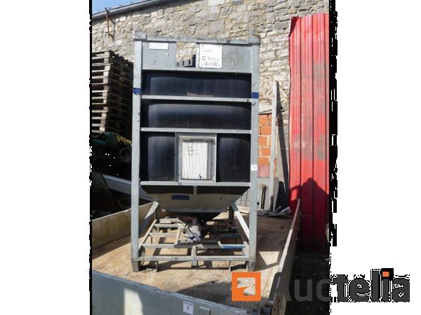 Grote foto dubbelassige aanhangwagen pvc silo en geluid container agrarisch aanhangwagens