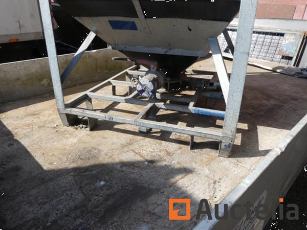 Grote foto dubbelassige aanhangwagen pvc silo en geluid container agrarisch aanhangwagens