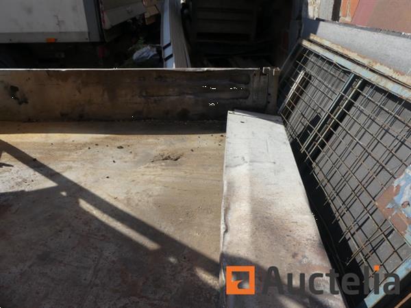 Grote foto dubbelassige aanhangwagen pvc silo en geluid container agrarisch aanhangwagens