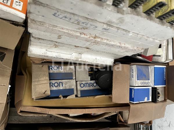 Grote foto elektrische apparatuur automatisering doe het zelf en verbouw ijzerwaren en bevestigingsmiddelen