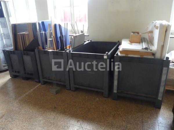 Grote foto 4 stapelbare plastic containers doe het zelf en verbouw hefwerktuigen