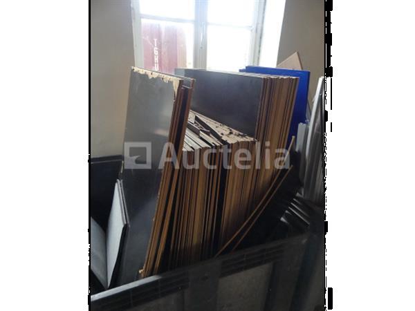 Grote foto 4 stapelbare plastic containers doe het zelf en verbouw hefwerktuigen