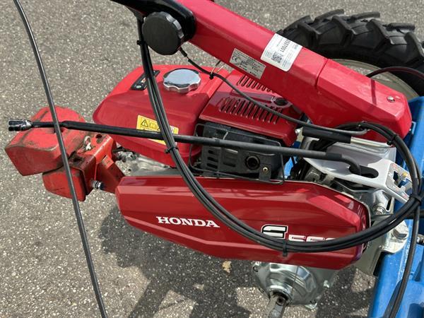Grote foto hak schoffelmachine met honda motor agrarisch onkruidbestrijding