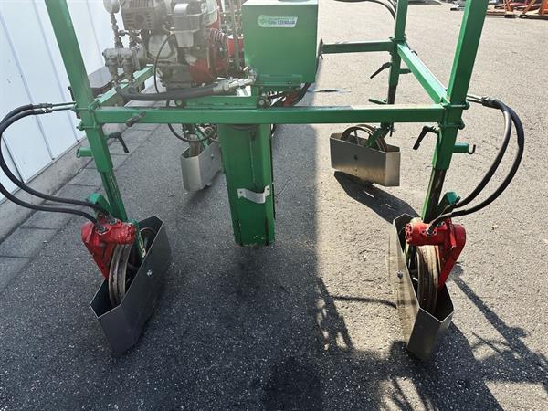 Grote foto ezendam struiken bomen rooimachine steekmachine agrarisch oogstmachines