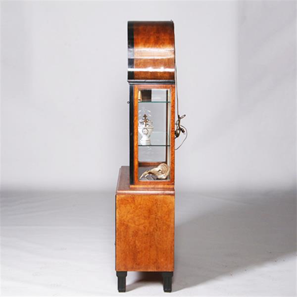 Grote foto art deco vitrine noten met wortelnoten en zwart gepolitoerde accenten no.311005 antiek en kunst stoelen en banken