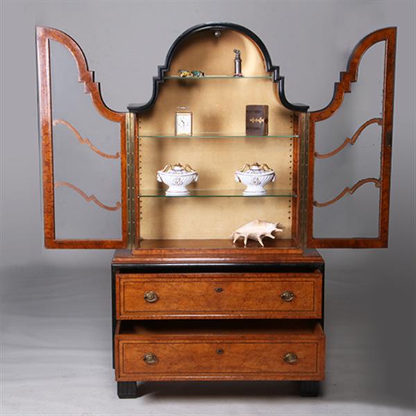 Grote foto art deco vitrine noten met wortelnoten en zwart gepolitoerde accenten no.311005 antiek en kunst stoelen en banken