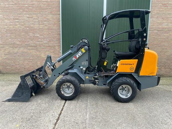 Grote foto giant 332swt mini loader shovel 2011 nl kenteken extra functie contragewicht agrarisch shovels
