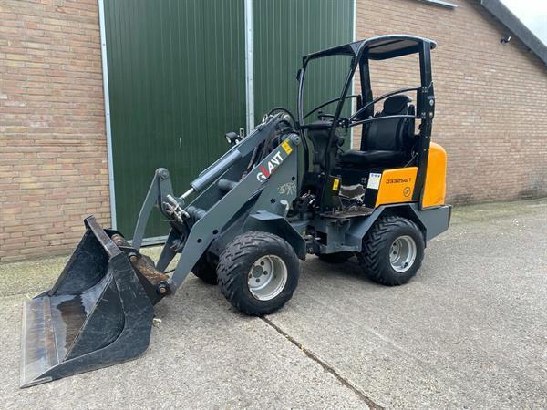 Grote foto giant 332swt mini loader shovel 2011 nl kenteken extra functie contragewicht agrarisch shovels
