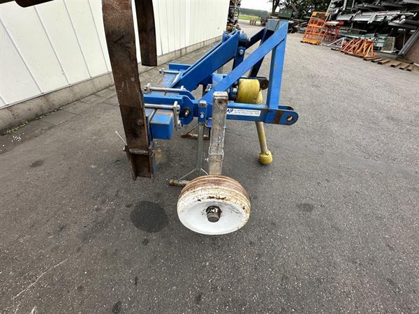 Grote foto schrauwen combiro struiken bomen rooimachine agrarisch oogstmachines