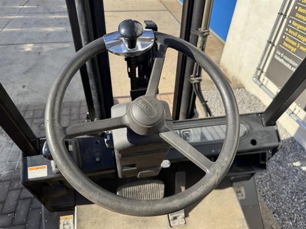 Grote foto vs 22366 lpg duplex heftruck yale glp25 freelift sideshift agrarisch heftrucks