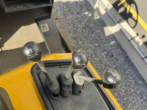 Grote foto vs 22366 lpg duplex heftruck yale glp25 freelift sideshift agrarisch heftrucks