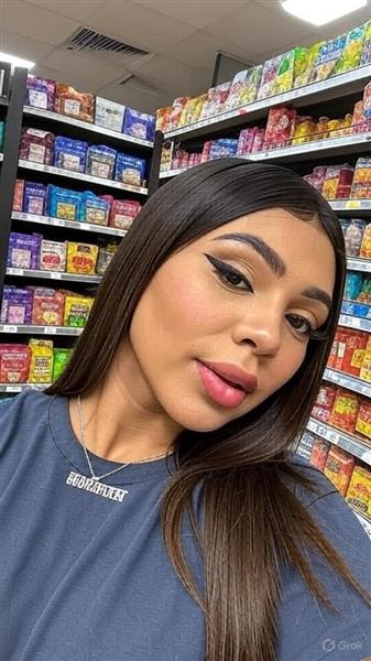 Grote foto jania heel ondeugend meisje erotiek vrouw zoekt man