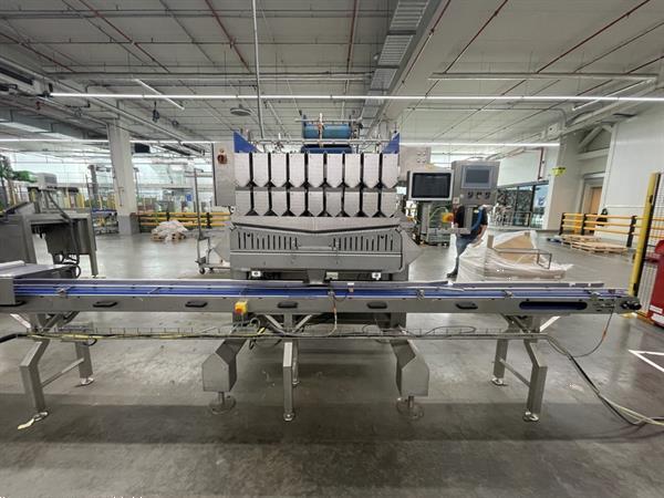 Grote foto newtec pcs2009 afweeglijn voor product in schaaltjes met flowpackmachine agrarisch tuinbouw