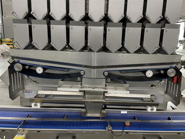 Grote foto newtec pcs2009 afweeglijn voor product in schaaltjes met flowpackmachine agrarisch tuinbouw