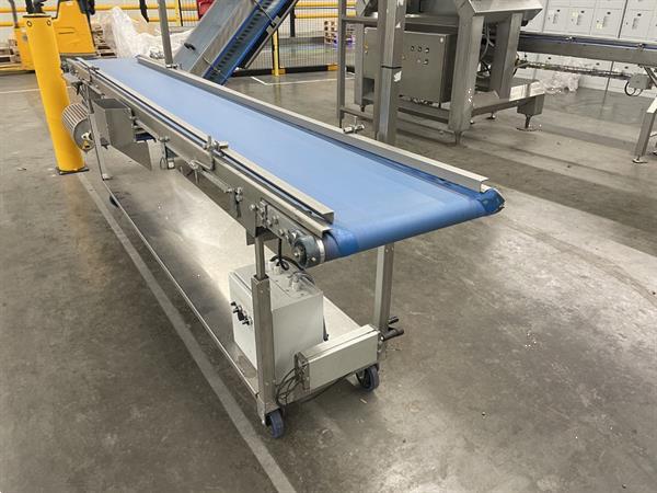 Grote foto newtec pcs2009 afweeglijn voor product in schaaltjes met flowpackmachine agrarisch tuinbouw