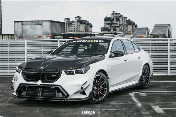 Grote foto dit betreft een bmw g90 g99 m5 carbon sq motorkap auto onderdelen tuning en styling