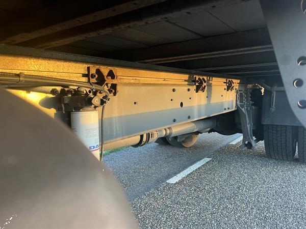 Grote foto vrachtwagen bakwagen daf cf 230fa euro6 apk 11 25 2017 zijdeur laadklep zeer net doe het zelf en verbouw vrachtwagens