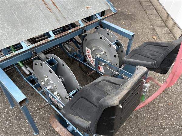 Grote foto perdu 2 rijen met meststofunit agrarisch zaaimachines