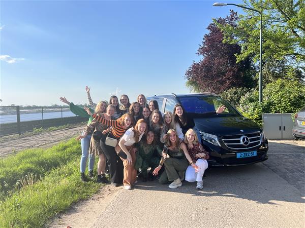 Grote foto taxi tilburg snel betrouwbaar 24 7 diensten en vakmensen koeriers chauffeurs en taxi