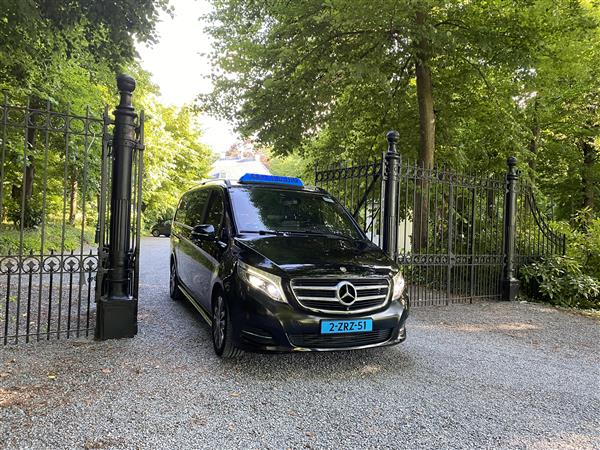 Grote foto taxi tilburg snel betrouwbaar 24 7 diensten en vakmensen koeriers chauffeurs en taxi