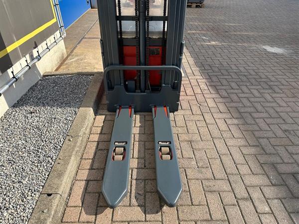 Grote foto vs 22343 elektrische triplex stapelaar linde l14i initiele lift doe het zelf en verbouw hefwerktuigen