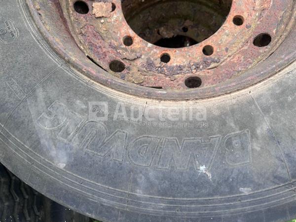 Grote foto vrachtwagenbanden met velg 385 65r22 5 agrarisch wielen