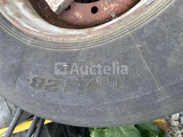 Grote foto vrachtwagenbanden met velg 385 65r22 5 agrarisch wielen