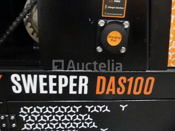Grote foto balayeuse daewoo veegmachine das100 agrarisch veegmachines