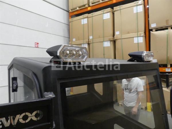 Grote foto balayeuse daewoo veegmachine das100 agrarisch veegmachines