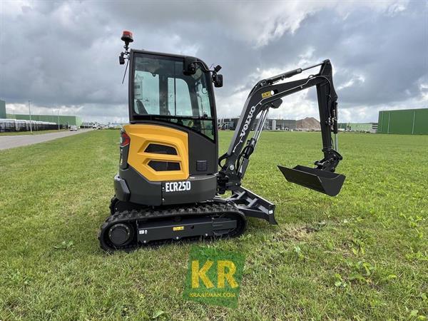 Grote foto volvo ecr 25 dfl 693891 agrarisch akkerbouw