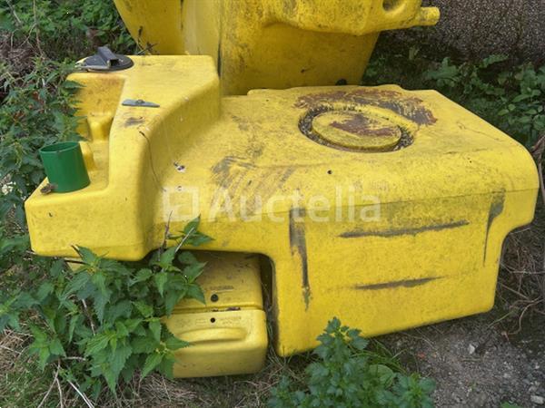 Grote foto set van 2 john deere 832 spuittanks niet gebarsten agrarisch onkruidbestrijding