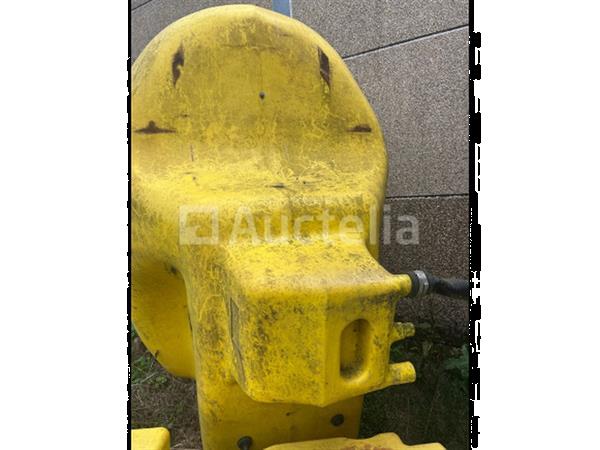 Grote foto set van 2 john deere 832 spuittanks niet gebarsten agrarisch onkruidbestrijding
