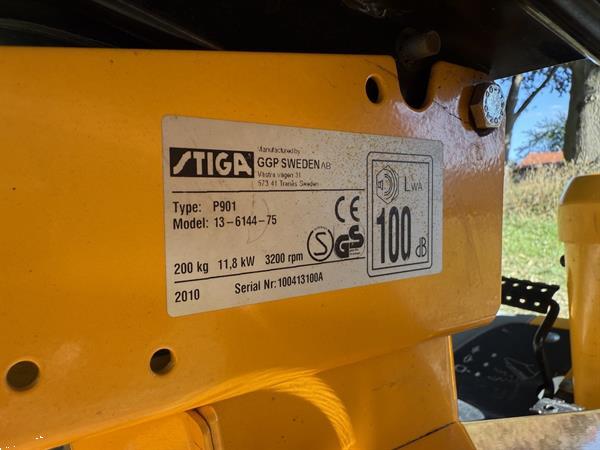 Grote foto stiga park silent frontmaaier zitmaaier tuin en terras zitmaaiers