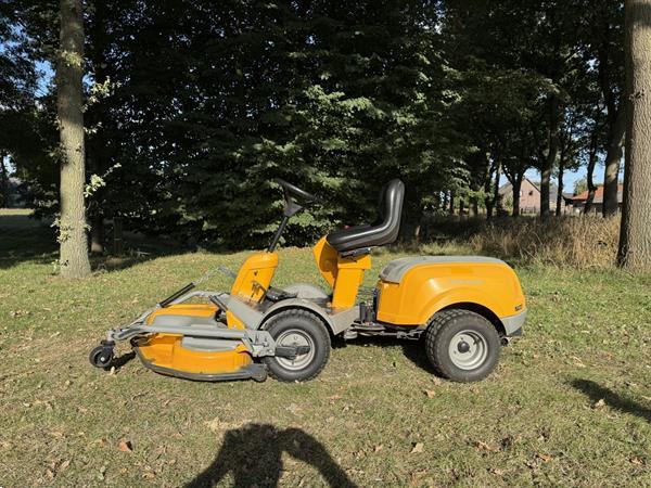 Grote foto stiga park silent frontmaaier zitmaaier tuin en terras zitmaaiers