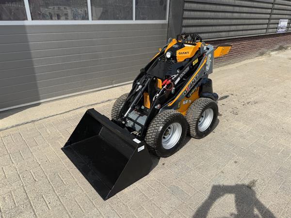 Grote foto giant gs900 skid schranklader minishovel nieuw agrarisch shovels