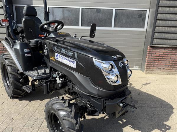 Grote foto solis 26 hst minitractor nieuw black edition brede agri banden agrarisch tractoren