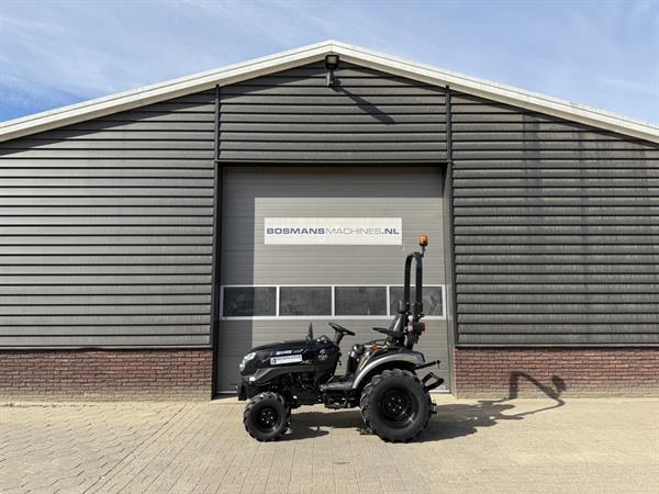Grote foto solis 26 hst minitractor nieuw black edition brede agri banden agrarisch tractoren