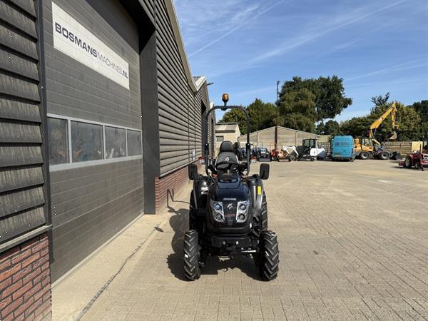 Grote foto solis 26 hst minitractor nieuw black edition brede agri banden agrarisch tractoren
