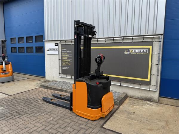 Grote foto vs 22353 elektrische triplex stapelaar still 4.940mm freelift doe het zelf en verbouw hefwerktuigen