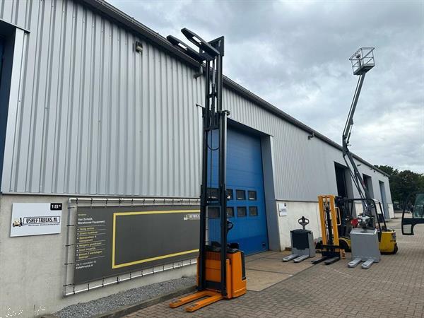 Grote foto vs 22354 elektrische triplex stapelaar still 4.940mm freelift doe het zelf en verbouw hefwerktuigen