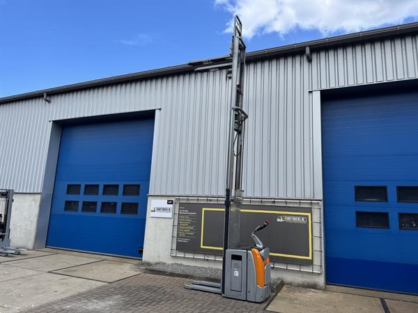 Grote foto vs 22358 elektrische triplex stapelaar still 5.016mm freelift doe het zelf en verbouw hefwerktuigen