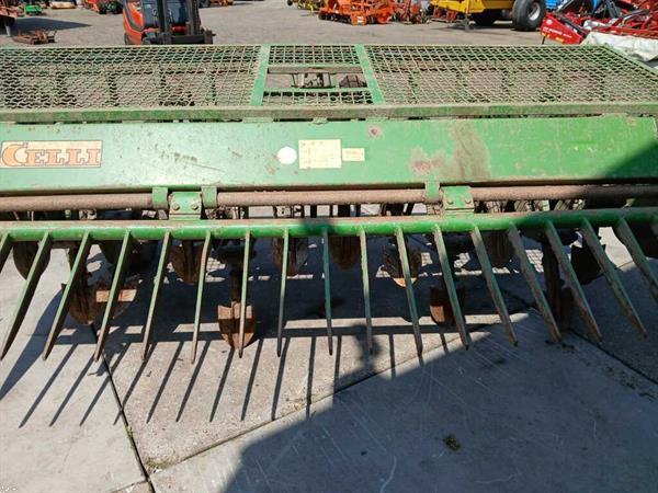 Grote foto celli spitmachine agrarisch akkerbouw