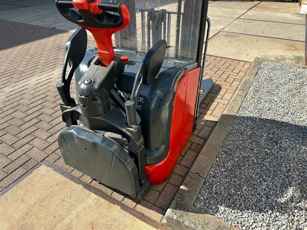 Grote foto vs 22347 elektrische triplex stapelaar linde l14 initi le lift 4.266mm doe het zelf en verbouw hefwerktuigen