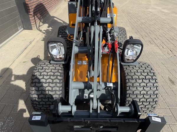 Grote foto giant g1200 minishovel nieuw gazonbanden 399 lease agrarisch shovels